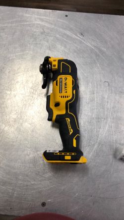 1003 DEWALT DCS354 20V Lithium Ion Brushless Oscillating Multi-Tool (Tool Only) 582910