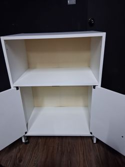 Cabinet 22.5Lx14.5Wx31.5H