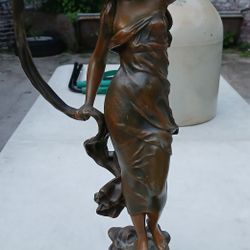 Lady Sculpture Bronze 20 1/2 Tall 9 In Wide