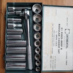 Vintage Continental Ratchet And Socket Set
