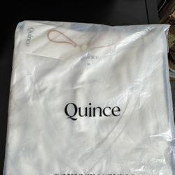 Quince Men’s V-Neck Medium