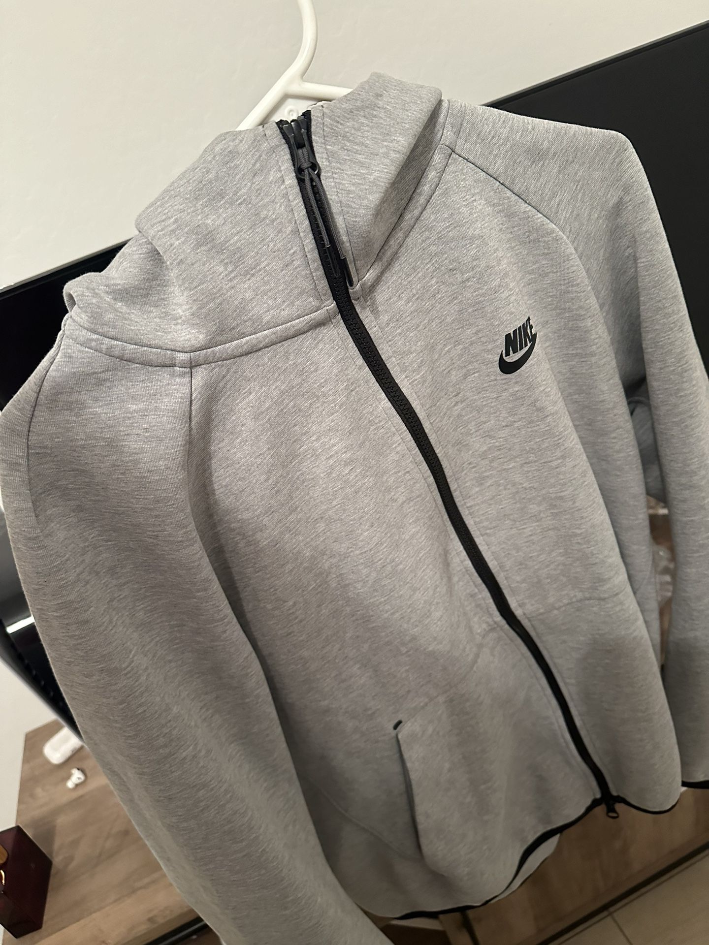 Nike Sportswear Tech Fleece Gris