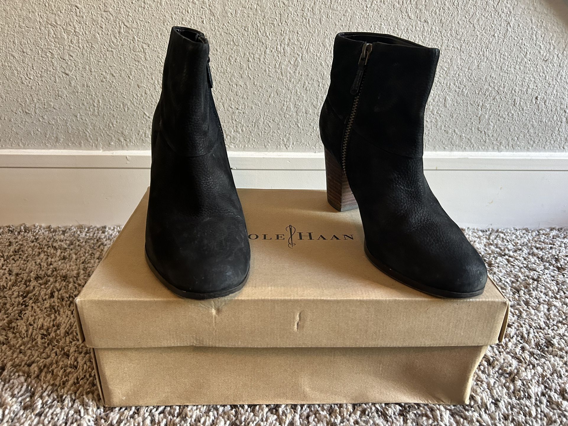 Woman’s black nubuck Cole Shawn Cassidy Boot size 6 1/2.