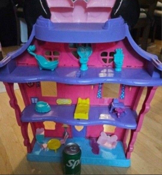 Minnie Mouse Toy House
