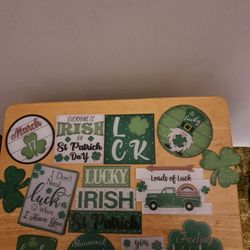 VJV-St Patrick mini signs and decor