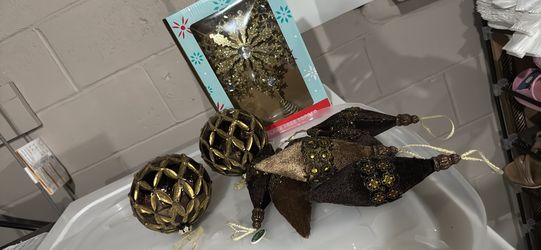 Ornament Gold And Brown With The Star