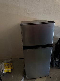 Mini fridge