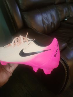 Size 9 nike phantom gx