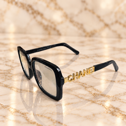 Chanel Black & Gold Rectangular Frame (Authentic) 57,16,150