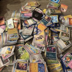 Lot Of 1500 Pokémon Cards 