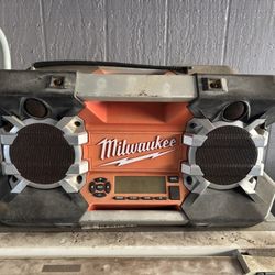 Milwaukee Job site radio