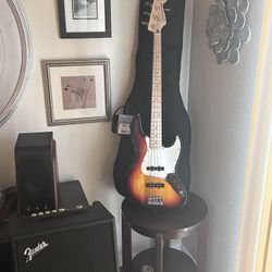 Fender Squire Jazz Bundle W/Fender Rumble Amp W/Brand New Travel Bag . 