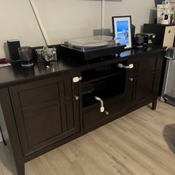 Tv Stand / Entertainment Center