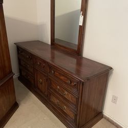 N. Carolina Crafted Bedroom Dresser & mirror