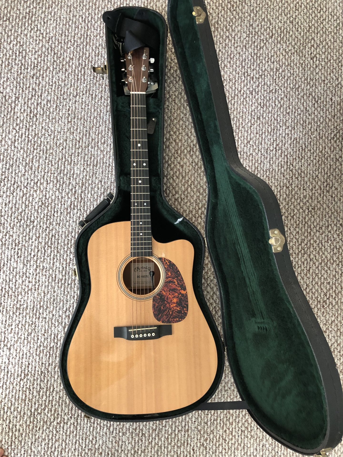 Martin DC-16GTE guitar with internal mic pick up and case