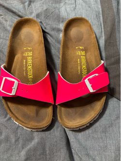 Womens size 8 like new Birkenstocks