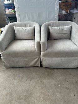 2 swivels chairs
