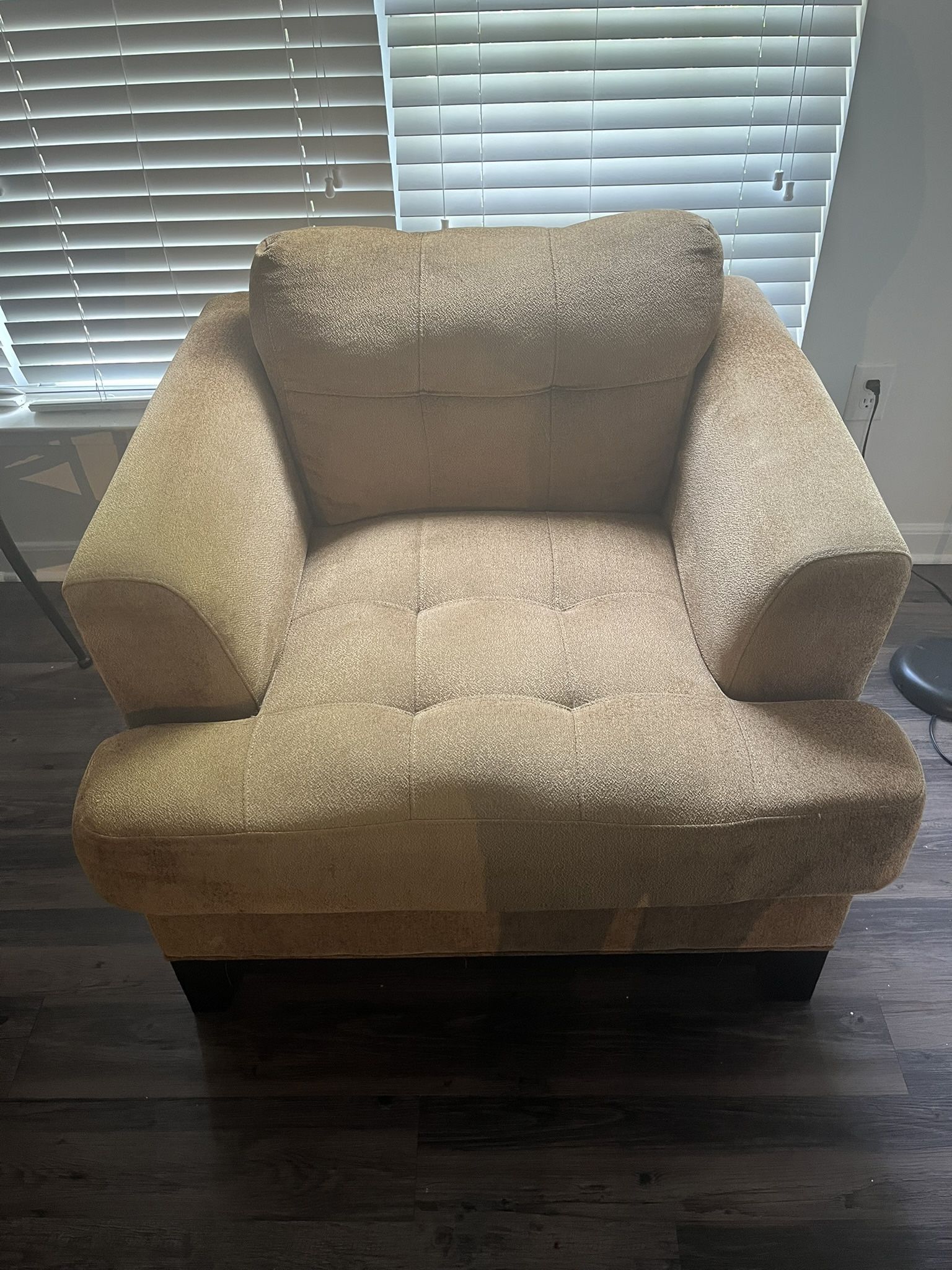 Selling Furniture( Moving Out)