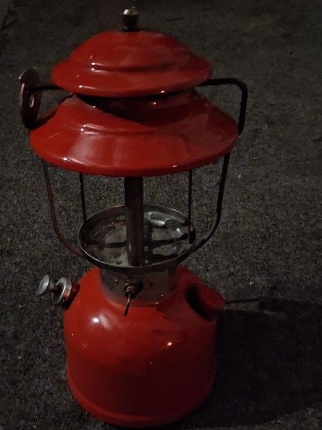Vintage Coleman 200a Lantern