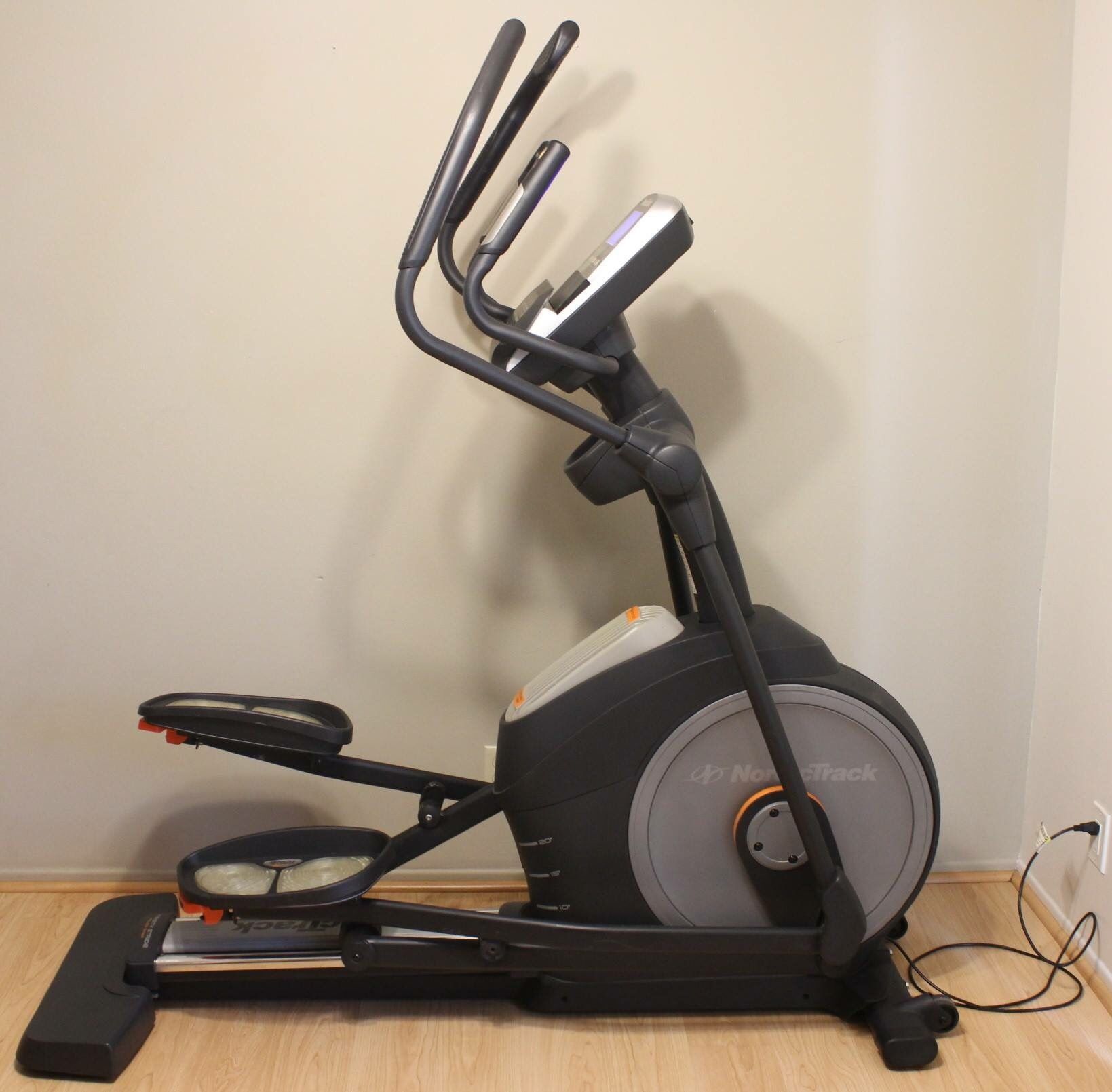 NordicTrack E9.5 Elliptical Cross Trainer Exercise Workout Machine Treadmill Fitness Heavy-Duty Gym