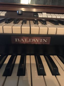 This is a really nice organ ready for a new home