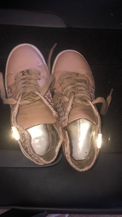 Shoe