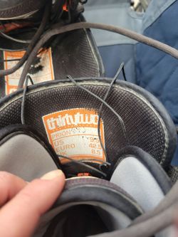 Snowboard boots