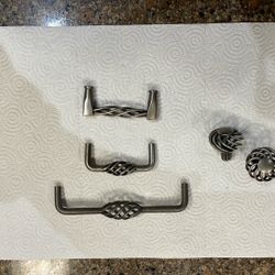 Kitchen Cabinet Knobs & Pulls