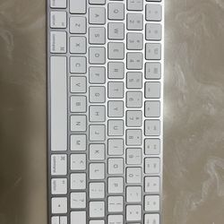 Apple Magic Keyboard 