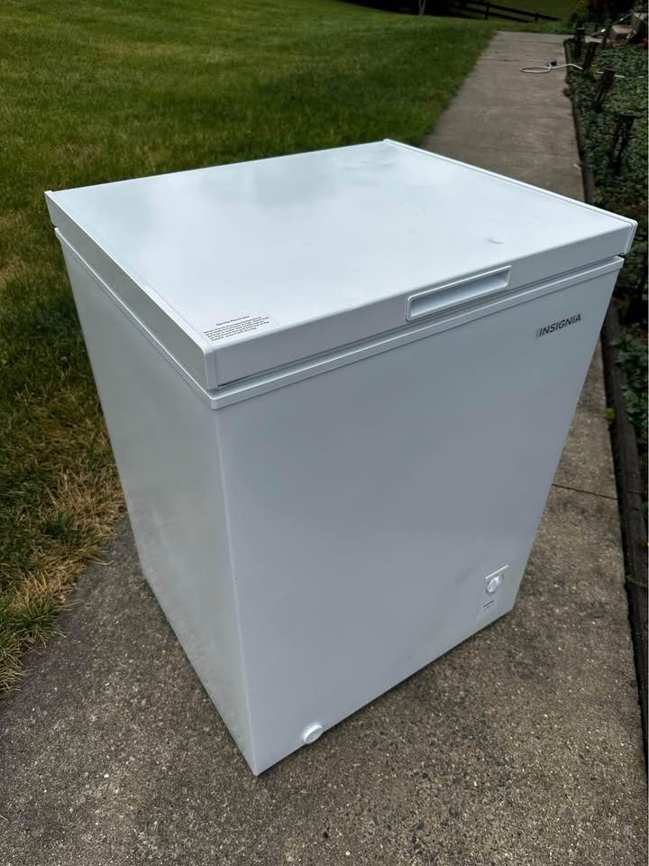 Garage-Ready Chest Freezer