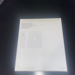 Apple USB-C power adapter 140W