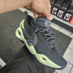 Nike Mens Shoes 9.5