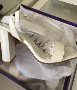 6.5 Women’s Heels New Box Color White
