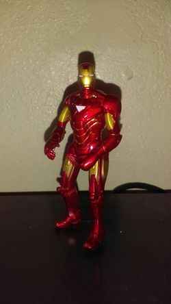 Iron Man & Hulk figures