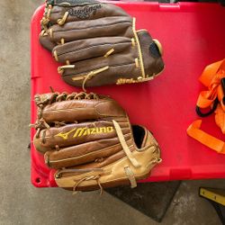 Baseball gloves