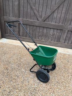 Great condition seed spreader
