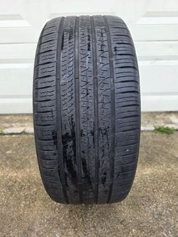 255/40R20 Pirelli Scorpion Zero tire
