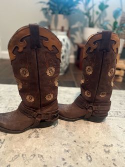 Old corral and sergal boots