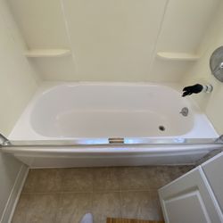 Reglazing  Tub And Tile 