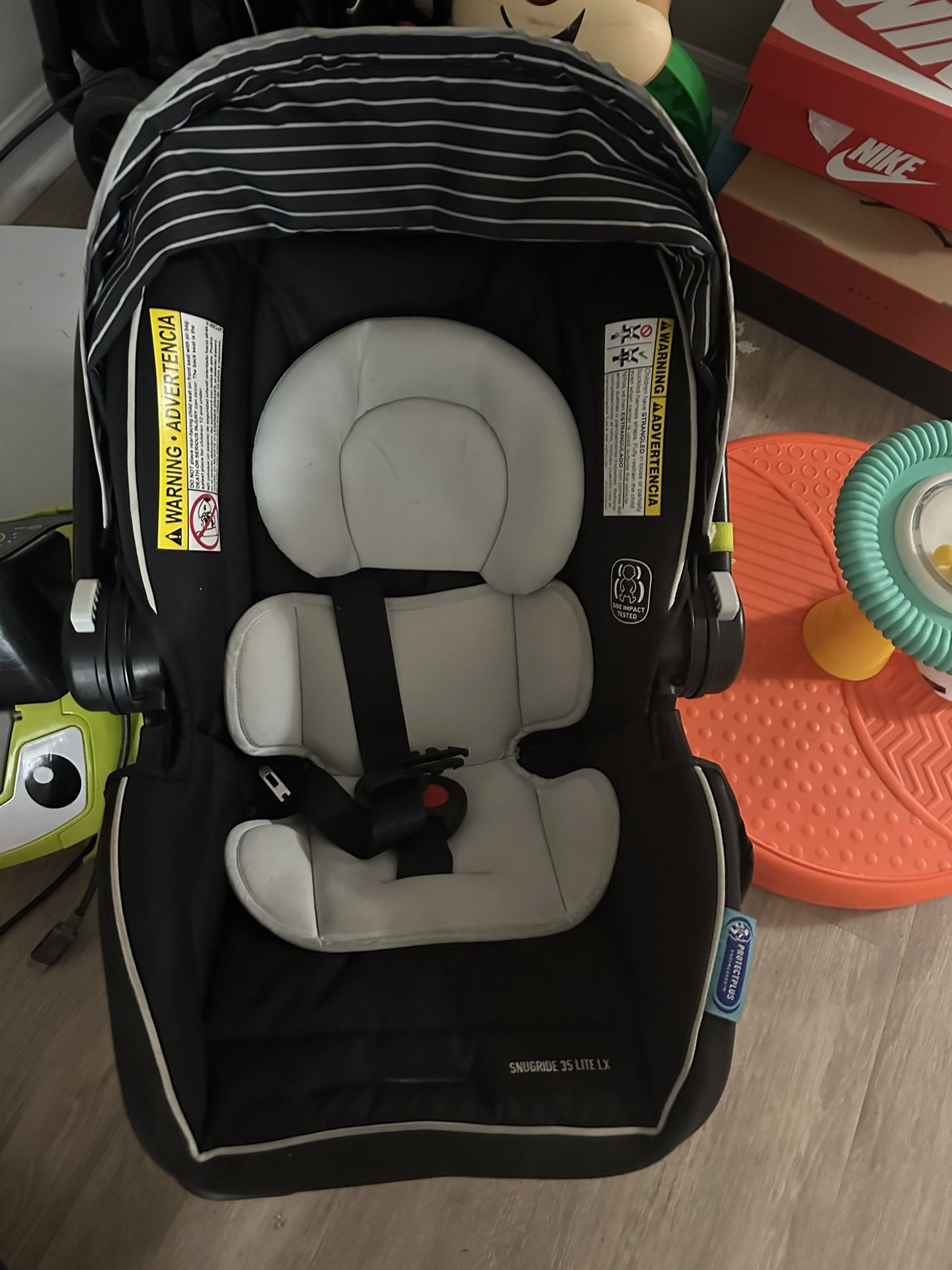 GRACO CAR SEAT