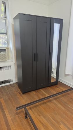 Dark brown 3-Door Wardrobe with Mirror