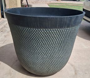 Large 22" planter