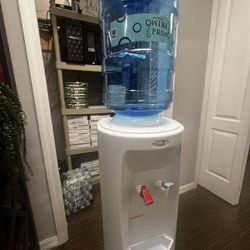 Perfect Condition Hot N Cold Oasis Water Dispenser