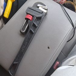 Pupe wrench