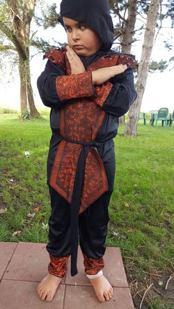 Halloween costume power force ninja, large 12-14, missing black scarf as mask, Oregon