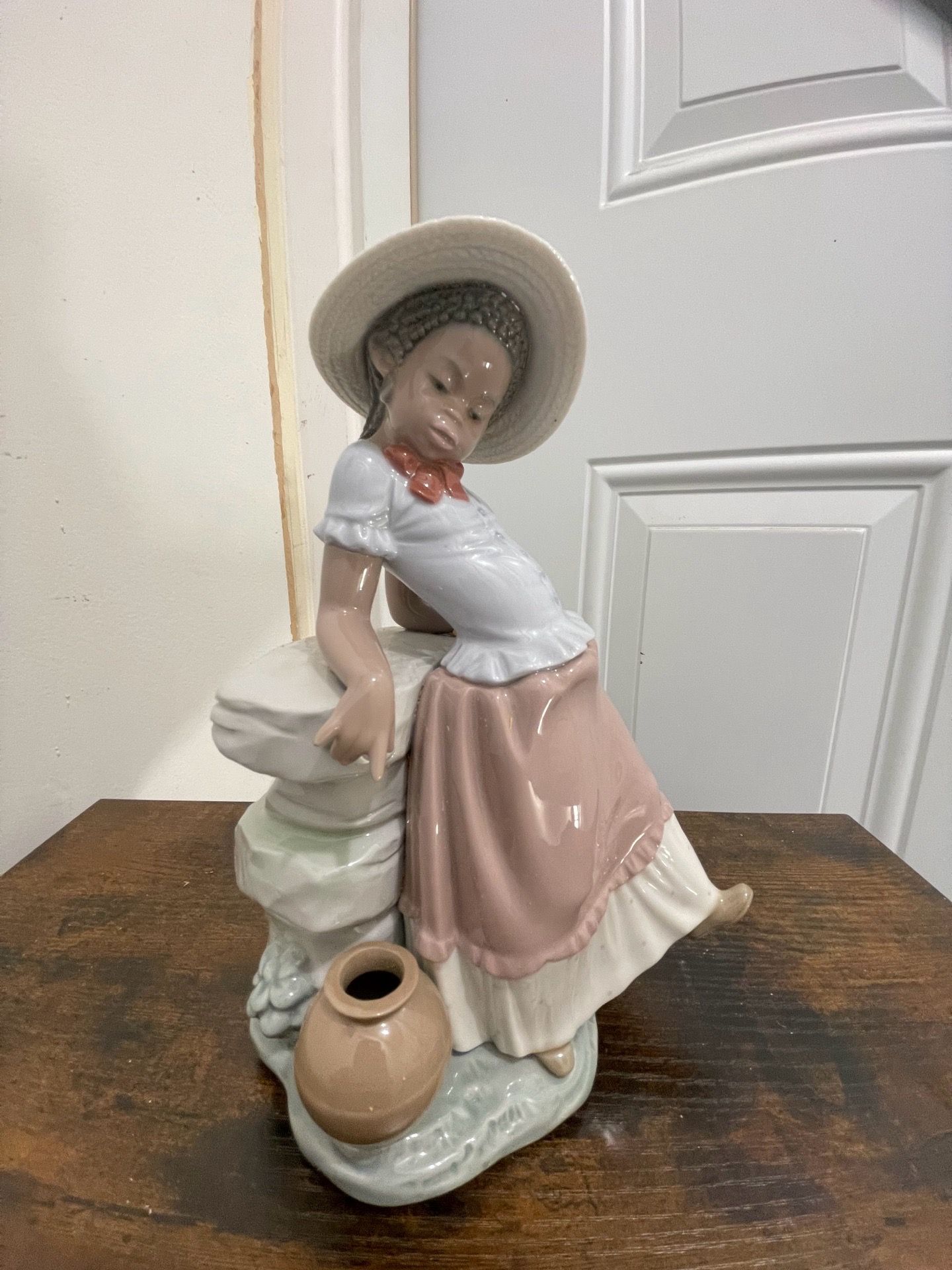 Lladró “A Step In Time” Black Legacy Porcelain Figurine (Model 5158)