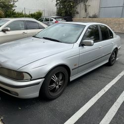 2000 BMW 528i