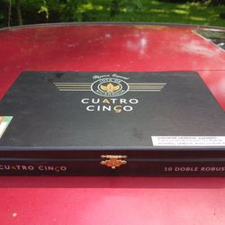 JOYA DE NICARAGUA CUATRO CINGO TORO BLACK WOOD CIGAR BOX -  used