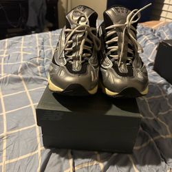 New balance 550 Black and grey size 12.5