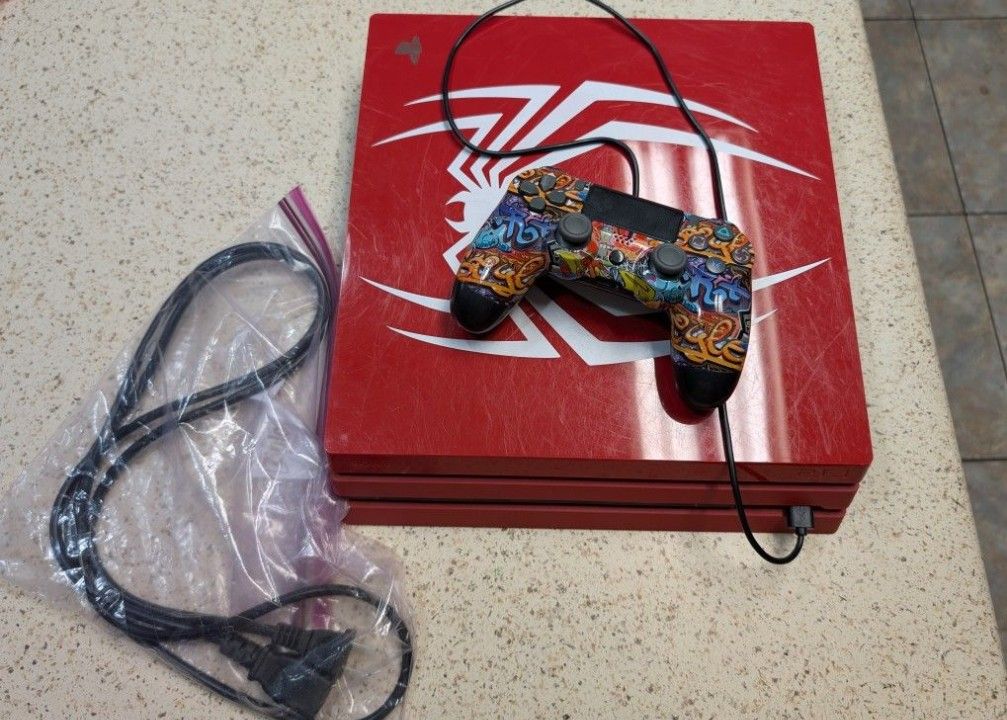 Spider-Man PlayStation 4 With Controller And Charger